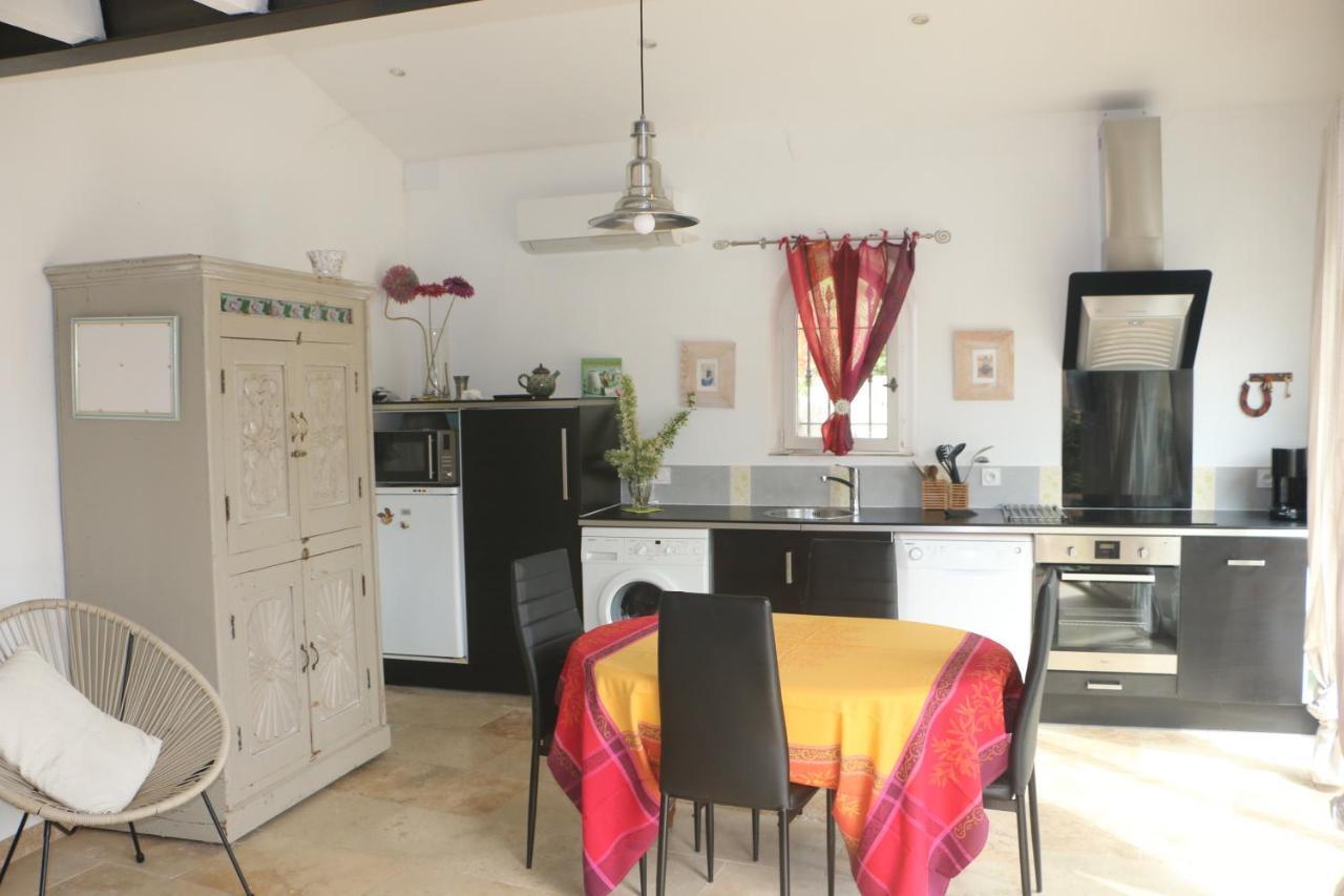 Holiday home Un Petit Coin De Paradis *