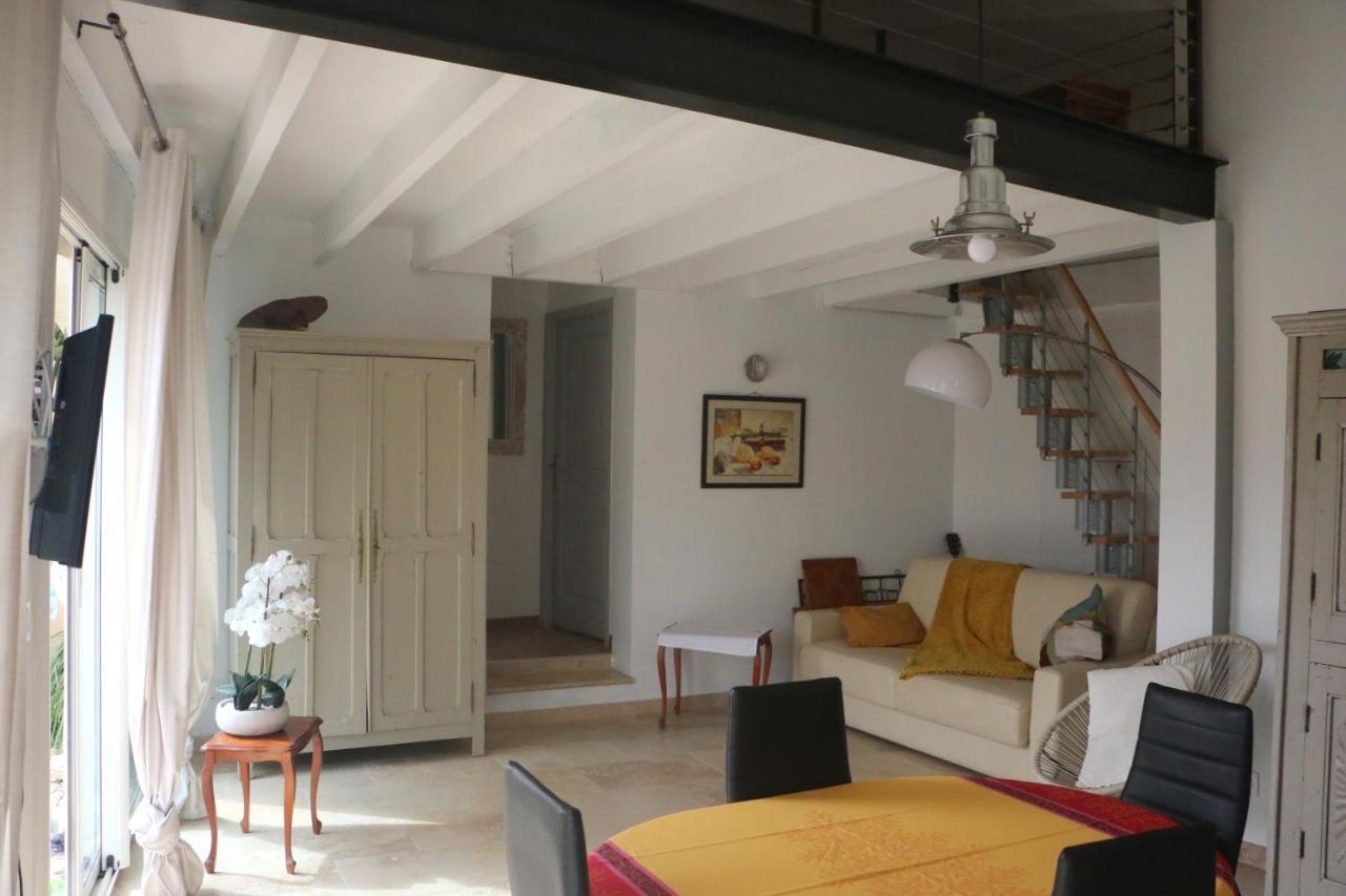 Holiday home Un Petit Coin De Paradis