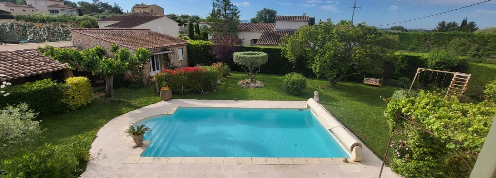 Holiday home Un Petit Coin De Paradis Mazan